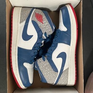 Jordan 1 Blue white and cement great condition worn once original box